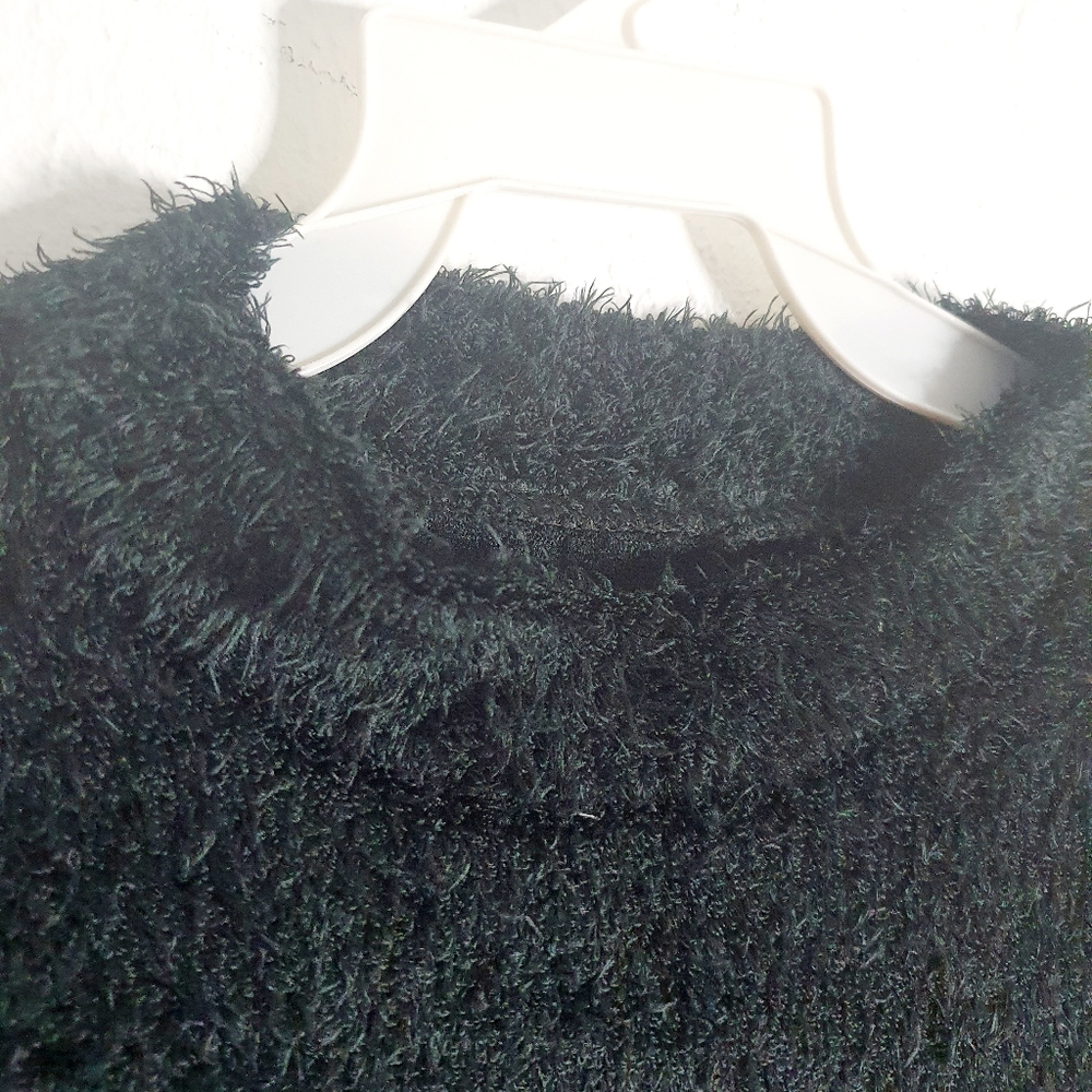 💥Fluffy Black Long Sleeve Crew Neck Cropped Top - Picture 6 of 9